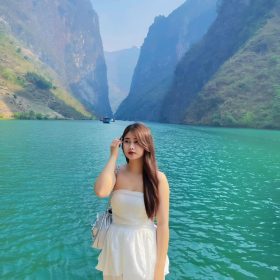 thuỷ đánh giá khách hàng