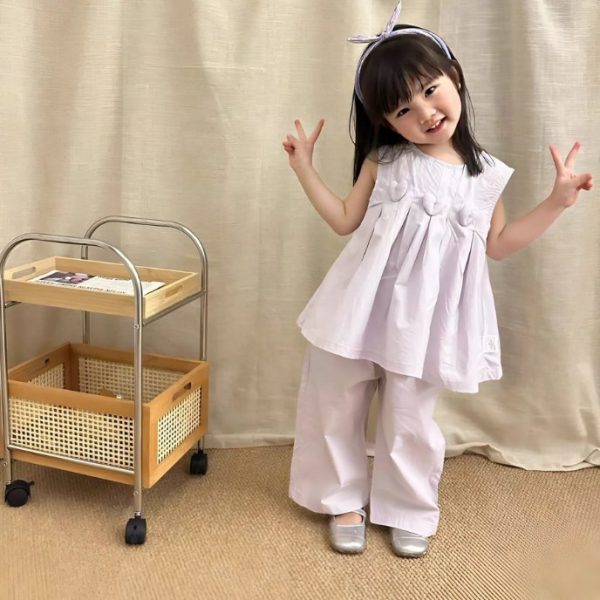mẫu bé gái mặc đồ