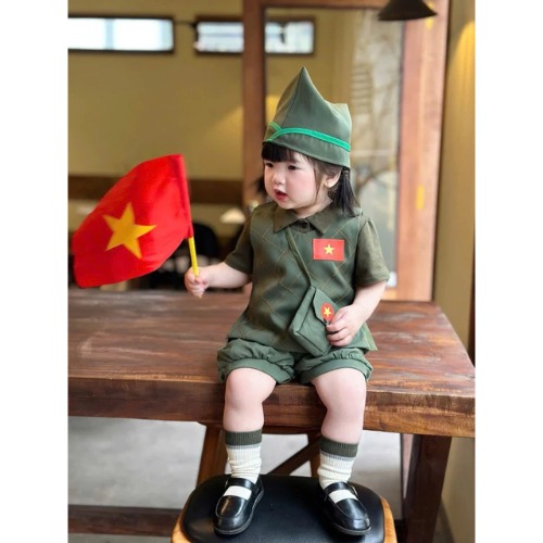 quần áo bộ đội trẻ em cách tân